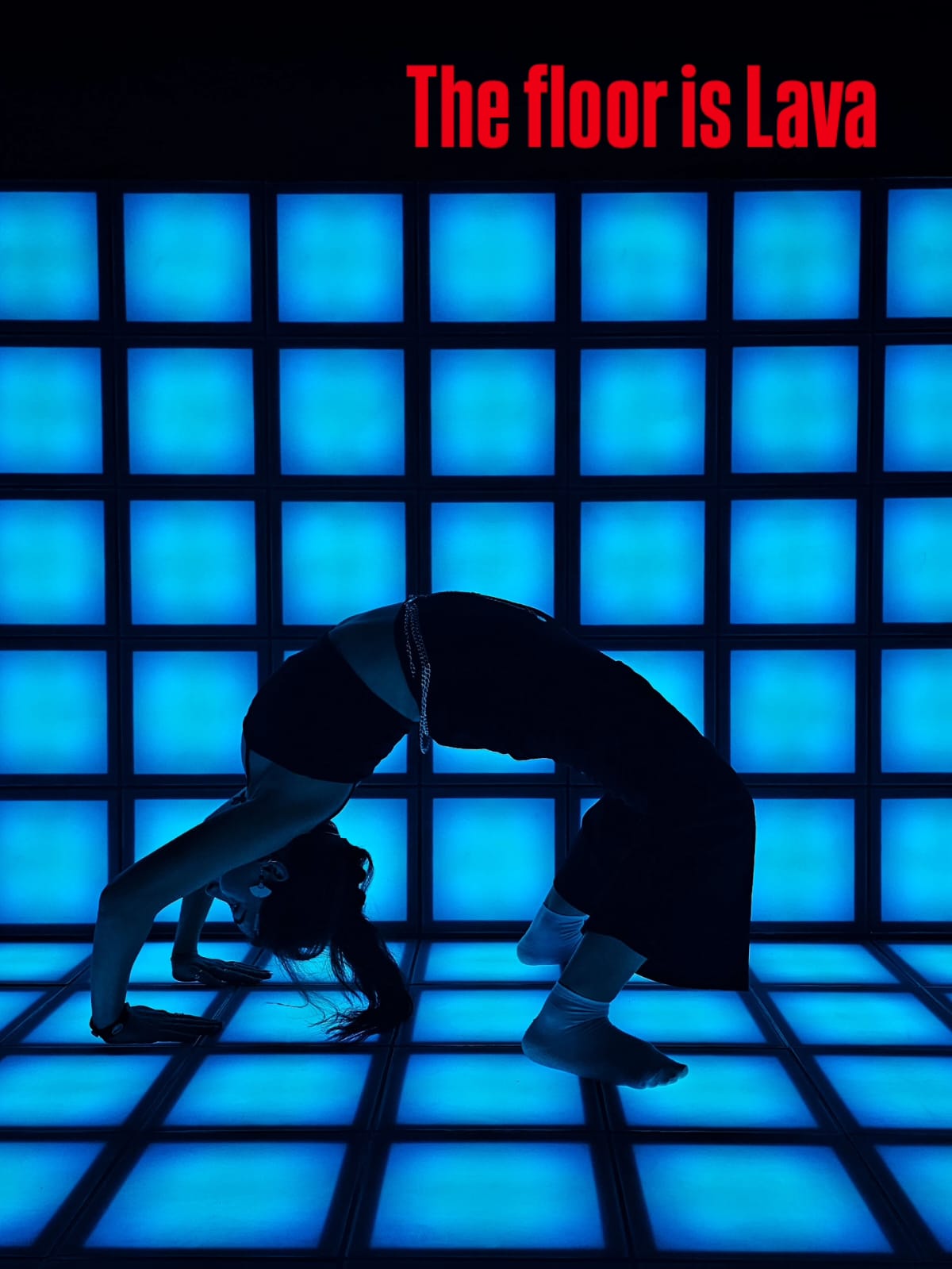 A dynamic pattern on the interactive floor.